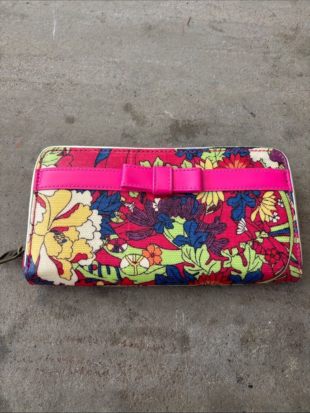 Sakroots Canvas Coated Wallet, Artist Circle MULTI COLORED FLORAL Peace